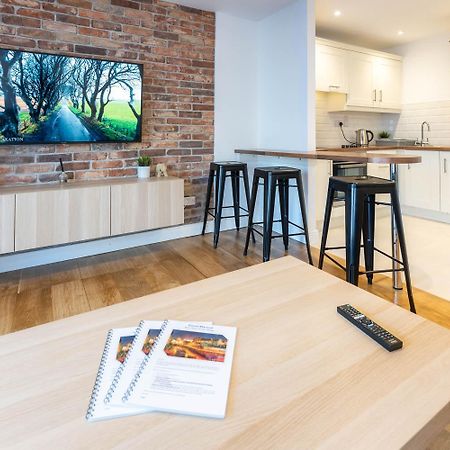 Modern Canal View Home, In City Centre, Sleeps 8 Galway Buitenkant foto
