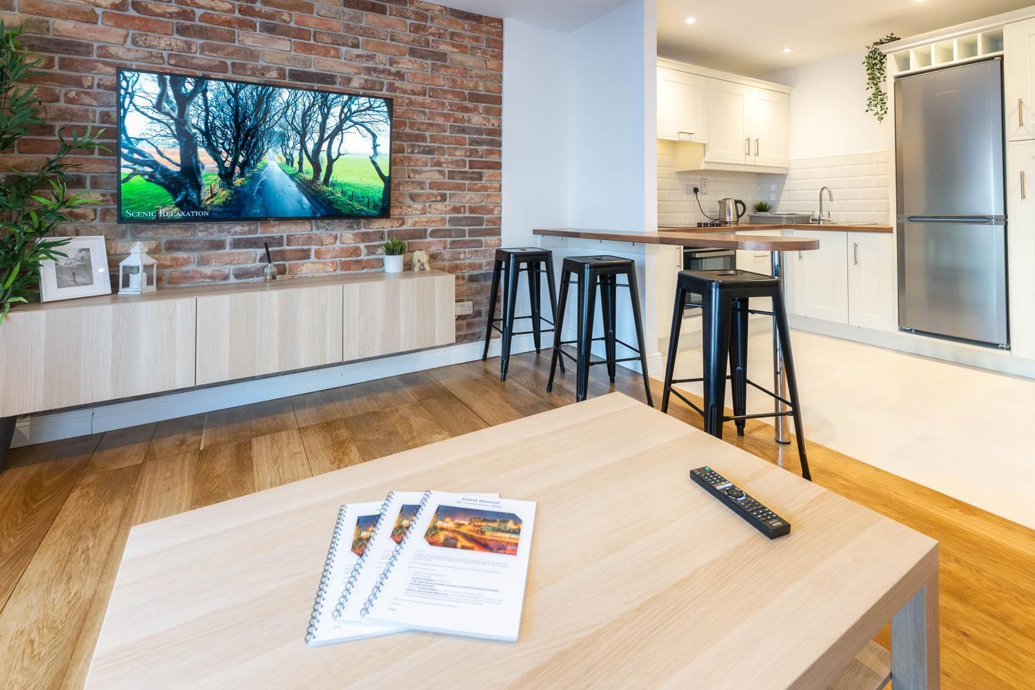 Modern Canal View Home, In City Centre, Sleeps 8 Galway Buitenkant foto