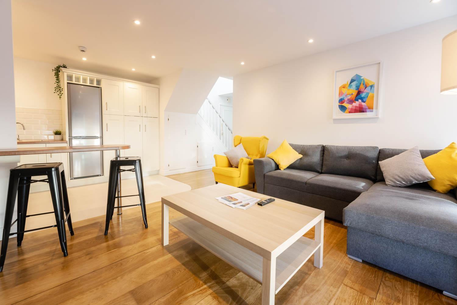 Modern Canal View Home, In City Centre, Sleeps 8 Galway Buitenkant foto