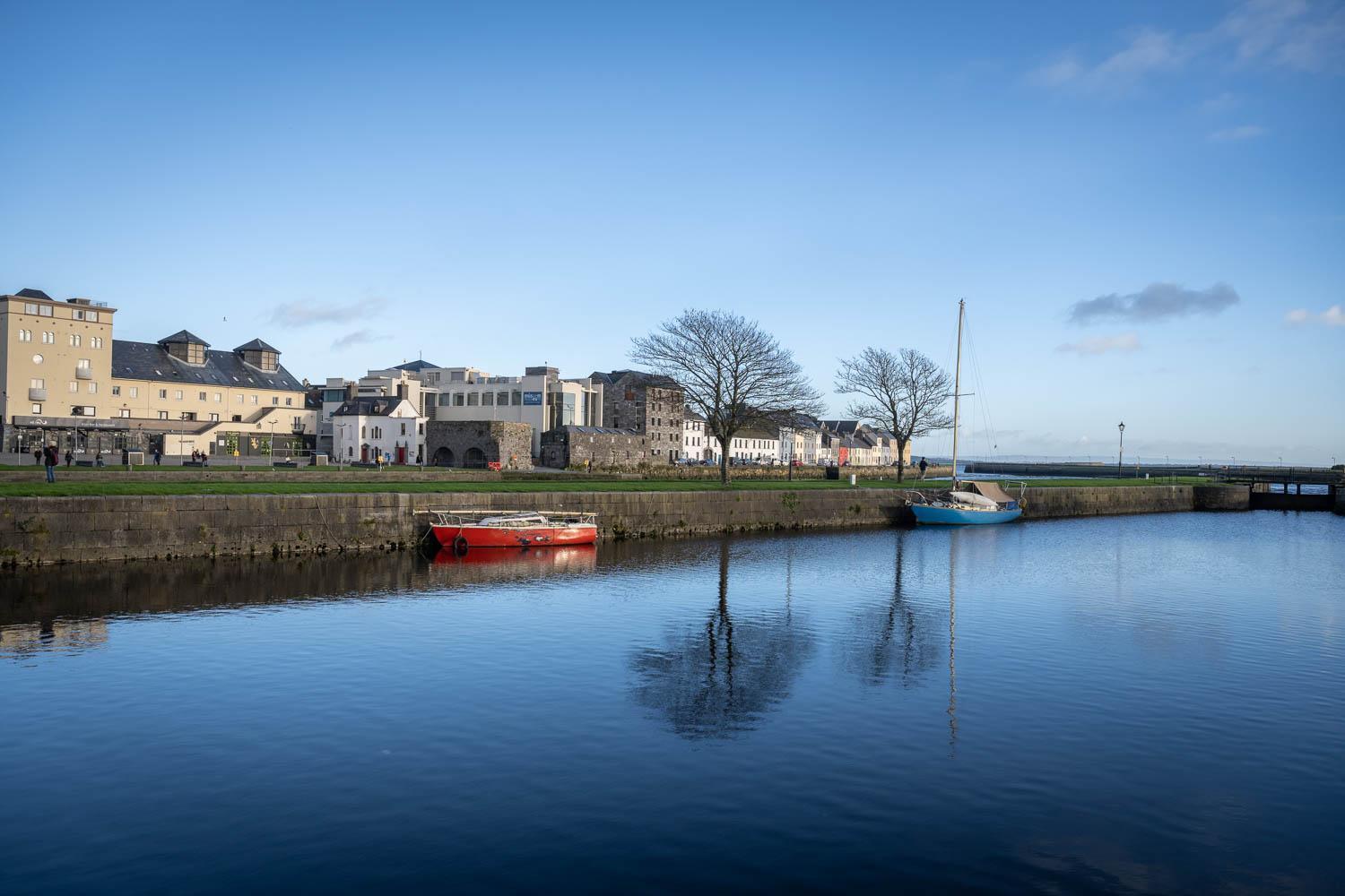 Modern Canal View Home, In City Centre, Sleeps 8 Galway Buitenkant foto