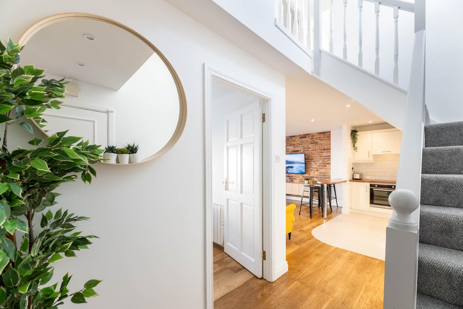 Modern Canal View Home, In City Centre, Sleeps 8 Galway Buitenkant foto